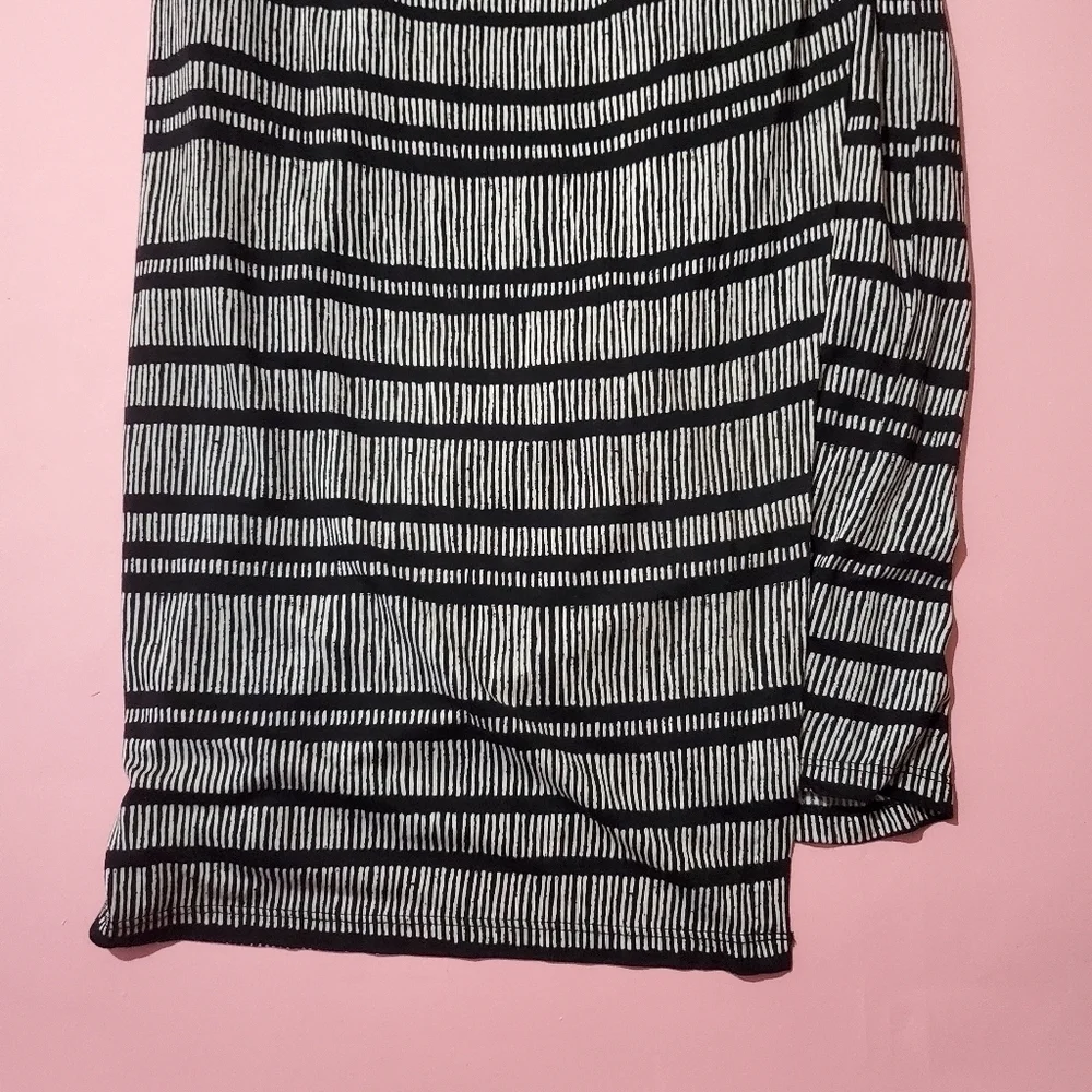 Loft Line Print Design Pattern Knit Black and White Professional Work Sleevless - Picture 3 of 7